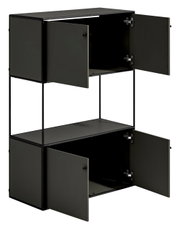 Schwarzes Highboard mit vier offenen Türen, seitliche Perspektive