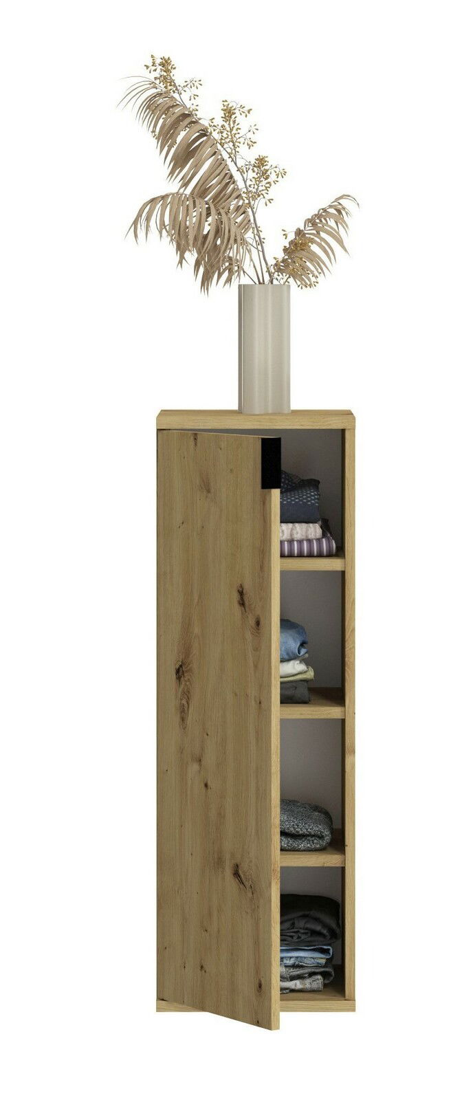 Holzkommode mit geöffneter Tür, zeigt gestapelte Kleidung auf Regalen, dekoriert mit einer Vase und getrockneten Pflanzen, Frontalansicht.