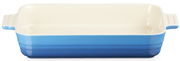 Rechteckige blaue Auflaufform mit Griffen, seitliche Perspektive