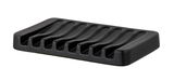 Schwarze Keramik Seifenablage Soliera mit gerilltem Design, seitliche Perspektive