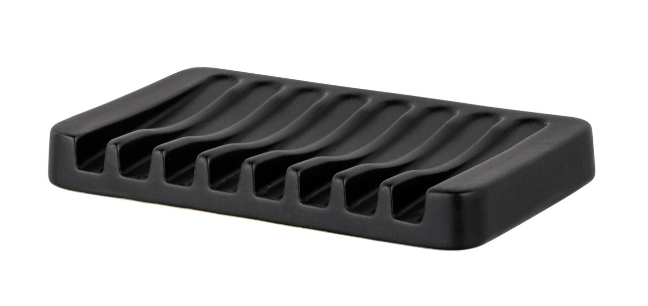 Schwarze Keramik Seifenablage Soliera mit gerilltem Design, seitliche Perspektive