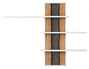 Hängepaneel mit drei weißen Regalböden und einer Rückwand aus Holz und dunklem Stein, Frontalansicht