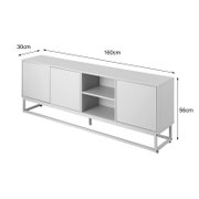 Weißes TV-Lowboard/Sideboard mit drei Türen und offenem Mittelregal auf Metallgestell, Maße ca. 160 x 30 x 56 cm, in schräger Frontansicht (3/4-Perspektive) freigestellt auf weißem Hintergrund.