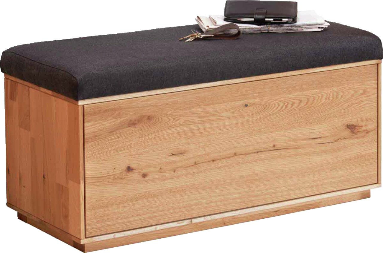 Garderobenbank aus Holz mit gepolsterter Sitzfläche in dunklem Stoff, seitliche Perspektive