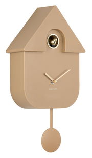 Moderne Wanduhr in Form eines Kuckuckshauses mit Pendel, beige, seitliche Perspektive