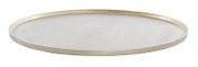 Flache, runde Schale mit einem Durchmesser von 40 cm und einer Höhe von 1,5 cm in hellem Goldton, seitliche Perspektive.