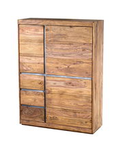 Hochwertiges Highboard aus Holz mit natürlicher Maserung, seitliche Perspektive