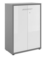 Moderner Aktenschrank mit grauem Korpus und weißen Türen, Frontalansicht