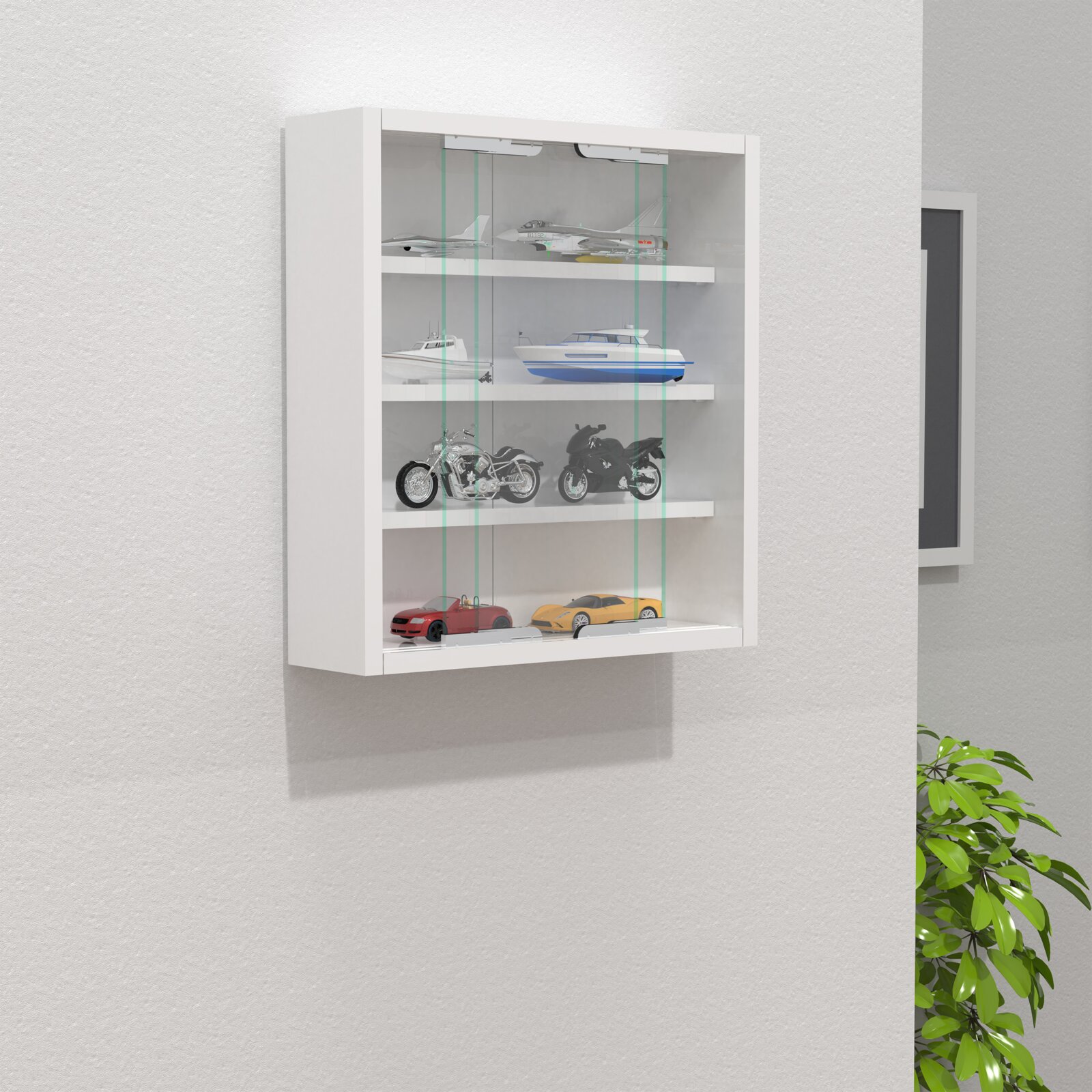Weiße wandmontierte Vitrine mit Glas-Schiebetüren und mehreren Regalböden, gefüllt mit Modellfahrzeugen (Flugzeug, Boote, Motorräder, Autos), frontale leicht seitliche Perspektive.