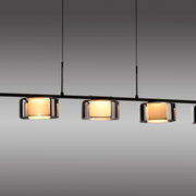 Moderne Pendelleuchte RIKA mit mehreren zylindrischen Lampenschirmen aus Glas, seitliche Perspektive