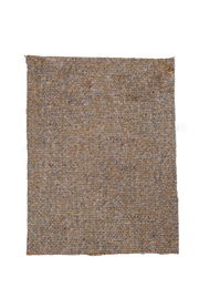 Nahaufnahme eines Stoffmusters in beige und grauen Tönen, verwendet für einen Armlehnstuhl.