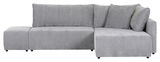 Graues Ecksofa mit linker Ottomane, frontal fotografiert.