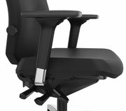 Seitenansicht eines schwarzen Dauphin Drehstuhls STILO mit Armlehnen und verstellbaren Hebeln.