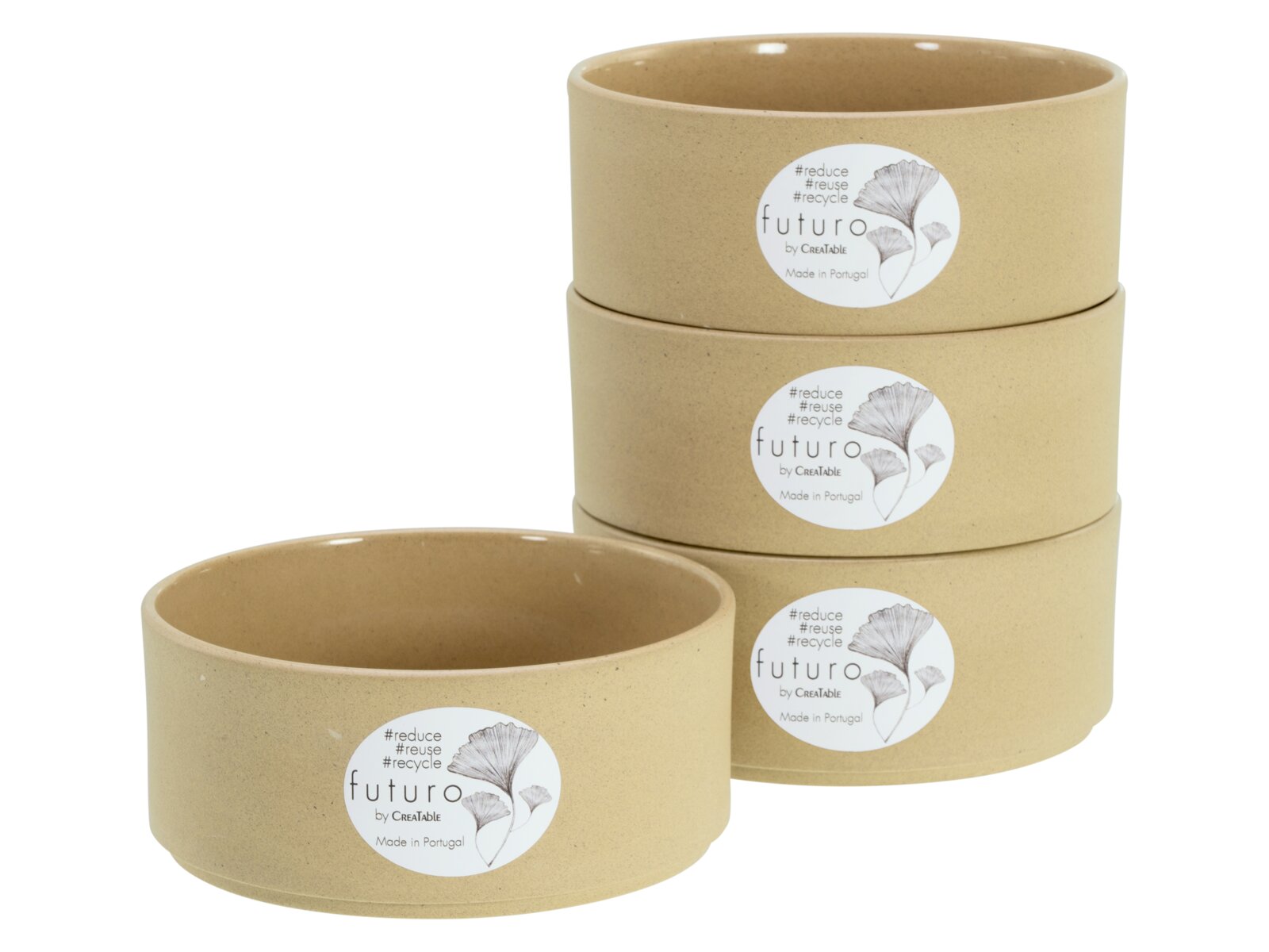 Vier beige, matte Keramikschalen mit Etikett „futuro by CreaTable“ (Made in Portugal), drei gestapelt und eine davor, in leicht schräger Frontansicht vor weißem Hintergrund.