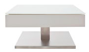 Moderner Couchtisch mit weißer Tischplatte und Metallfuß, frontal betrachtet.