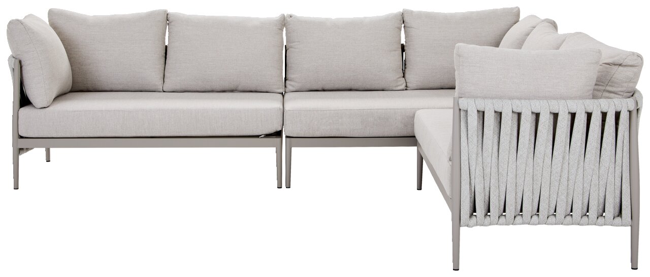 L-förmige Loungegarnitur in hellem Grau, Vorderansicht mit seitlicher Perspektive auf die Rückseite.