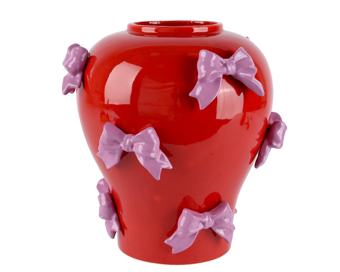 Rote Vase aus Dolomit mit lila Schleifen, frontal fotografiert
