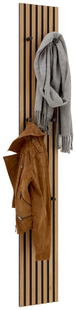 Dieter Knoll Paneel-Leiste breit RIVA Holz-Paneel-Leiste mit schwarzen Haken, frontal betrachtet, mit einer braunen Jacke und einem grauen Schal aufgehängt.