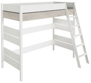 Hochbett aus weißem Holz mit integrierter Leiter, seitliche Perspektive