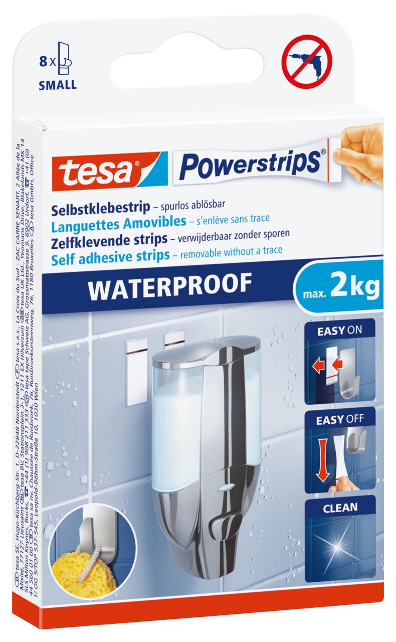 Verpackung der tesa Powerstrips Waterproof S, selbstklebende und spurlos ablösbare Streifen, geeignet für feuchte Umgebungen, hält bis zu 2 kg, perspektivische Ansicht von vorne.