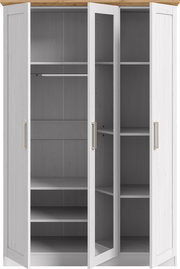 Weißer Kleiderschrank mit drei geöffneten Türen, Innenaufteilung mit Kleiderstange und mehreren Regalböden, Frontansicht leicht schräg von vorn.