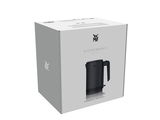 Verpackung des WMF Kitchenminis Wasserkochers in tiefschwarz, Vorderansicht