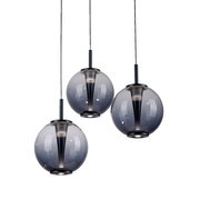 Drei moderne LED-Pendelleuchten mit kugelförmigen, rauchgrauen Glasschirmen, von unten betrachtet.