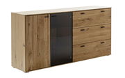 Holzsideboard mit drei Schubladen und einer Glastür, seitliche Perspektive