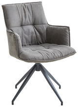 Grauer Sessel mit gepolstertem Sitz und Rückenlehne, auf einem drehbaren Metallgestell, seitliche Perspektive