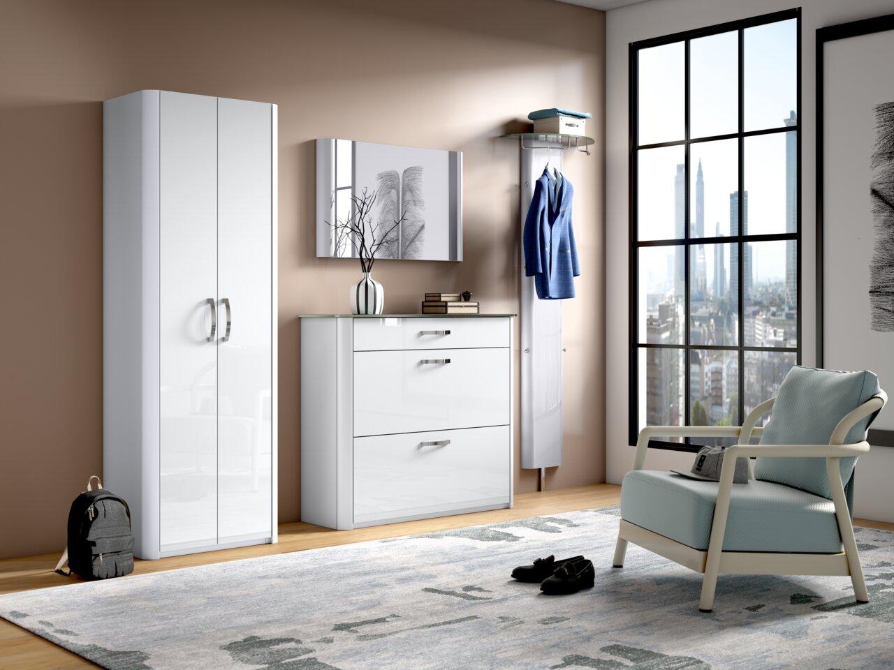 Moderne Garderobenkombination in einem hellen Raum mit großem Fenster, bestehend aus einem Mehrzweckschrank, einem Schuhschrank, einem Spiegel und einer Garderobe. Perspektive von vorne.
