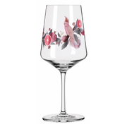 Wijnglas met tropisch ontwerp, met een roze kaketoe en exotisch fruit, zijaanzicht