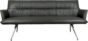 Dunkelgraues 3-Sitzer-Ledersofa mit gepolsterter Rückenlehne, Armlehnen und schrägen Metallbeinen, freigestellt auf weißem Hintergrund, Frontansicht.