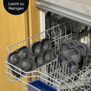 Eiswürfelform in Diamantform, leicht zu reinigen, in einem Geschirrspüler platziert, Perspektive von der Seite