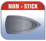 Blick von oben auf die Antihaft-Bügelsohle eines Dampfbügeleisens mit mehreren Dampfaustrittsöffnungen.