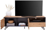 TV-Lowboard aus Holz mit schwarzem Rahmen, zwei offenen Fächern und zwei Türen, dekoriert mit einem weißen Keramikvase. Frontalansicht.
