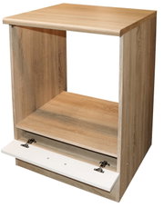 Houten keukenkast in vooraanzicht met een open klep onderaan