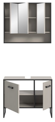 Badezimmerschrank-Kombination mit Spiegelschrank und Unterschrank, frontal betrachtet. Der Spiegelschrank hat drei Türen, der Unterschrank zwei offene Türen mit vertikalen Streifen.