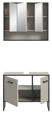 Badezimmerschrank-Kombination mit Spiegelschrank und Unterschrank, frontal betrachtet. Der Spiegelschrank hat drei Türen, der Unterschrank zwei offene Türen mit vertikalen Streifen.