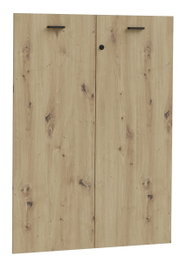 Tweevleugelige houten deur met natuurlijke houtnerf en zwarte handgrepen, vooraanzicht