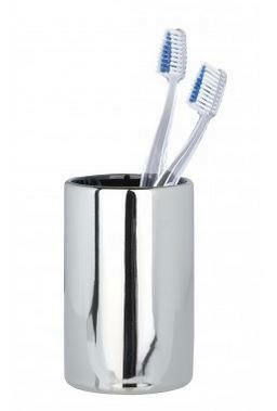 Keramik Zahnputzbecher Polaris in glänzendem Silber, frontal mit zwei Zahnbürsten.