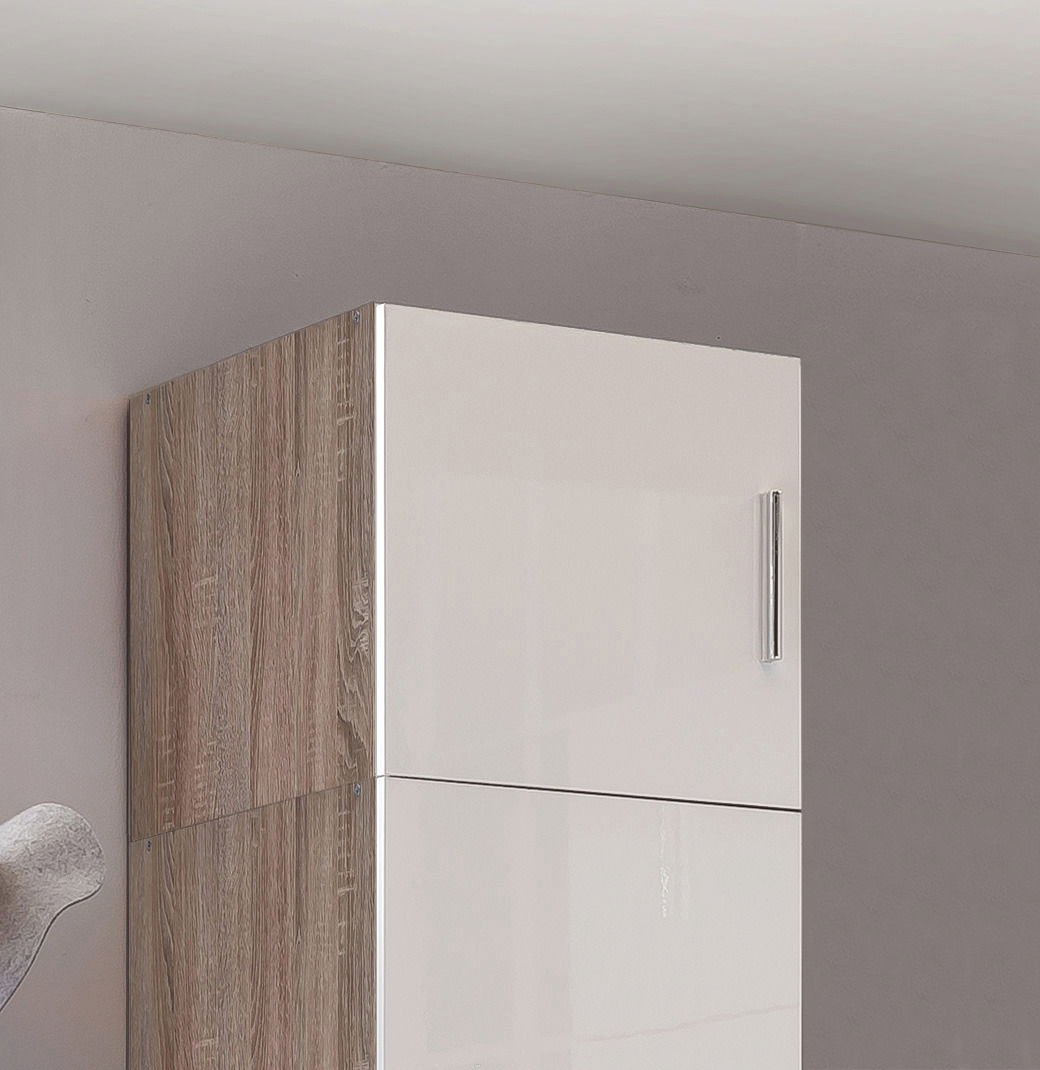 Hochschrank mit Holz- und Hochglanzoberfläche, seitliche Perspektive