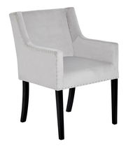 Grauer Polsterstuhl mit Armlehnen und schwarzen Beinen, seitliche Perspektive