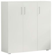 Weißer, breiter Schuhschrank mit drei Türen und silbernen Griffen, frontal betrachtet.