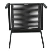 Rückansicht eines Gartensessels mit schwarzem Metallrahmen und geflochtener Sitzfläche.