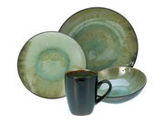 Kombiservice Jawa 16-tlg. in grüner Keramikoptik, bestehend aus Teller, Schüssel und Tasse, aus seitlicher Perspektive fotografiert.