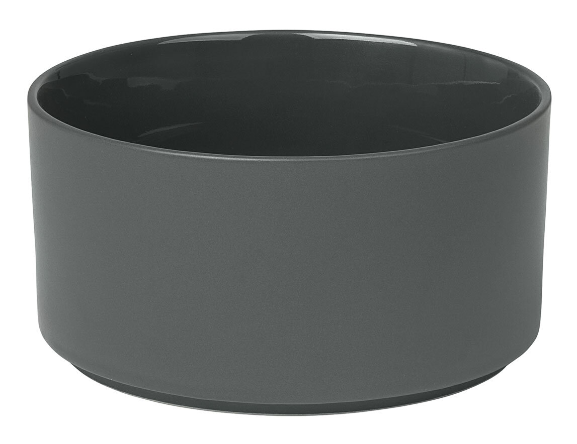 Graue Schale aus der Blomus Schalen-Serie PILAR in Agave Green, seitliche Perspektive