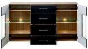 Frontale Ansicht eines modernen Sideboards mit offenen Türen und Schubladen, Holzoptik und schwarzer Front, beleuchtet mit LED-Lichtern.