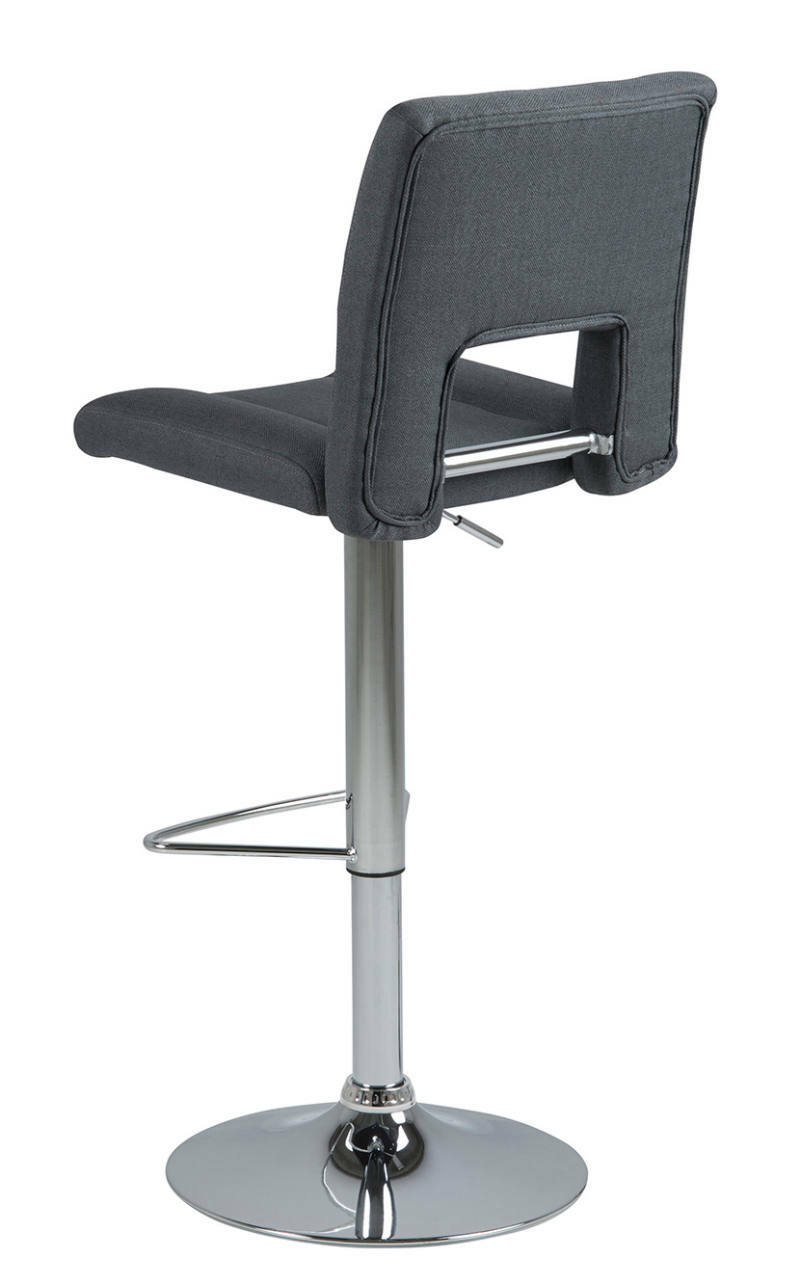 Rückansicht eines modernen Barhockers mit grauem Stoffbezug und verchromtem Gestell.