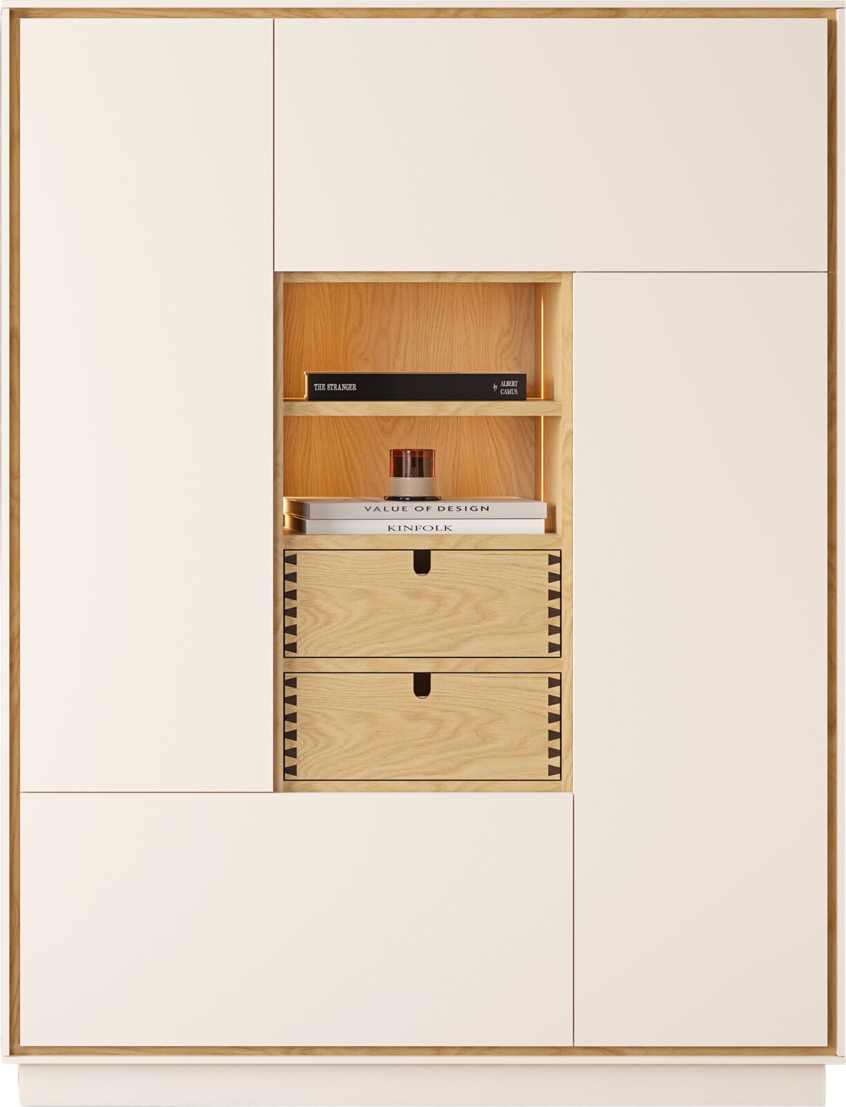 Frontalansicht eines modernen, hohen Schrankes in Weiß mit Holzrahmen, offenem Mittelregal mit warmem LED-Licht, Büchern und kleinem Dekoobjekt sowie zwei Holzschubladen mit Fingergriffmulden.