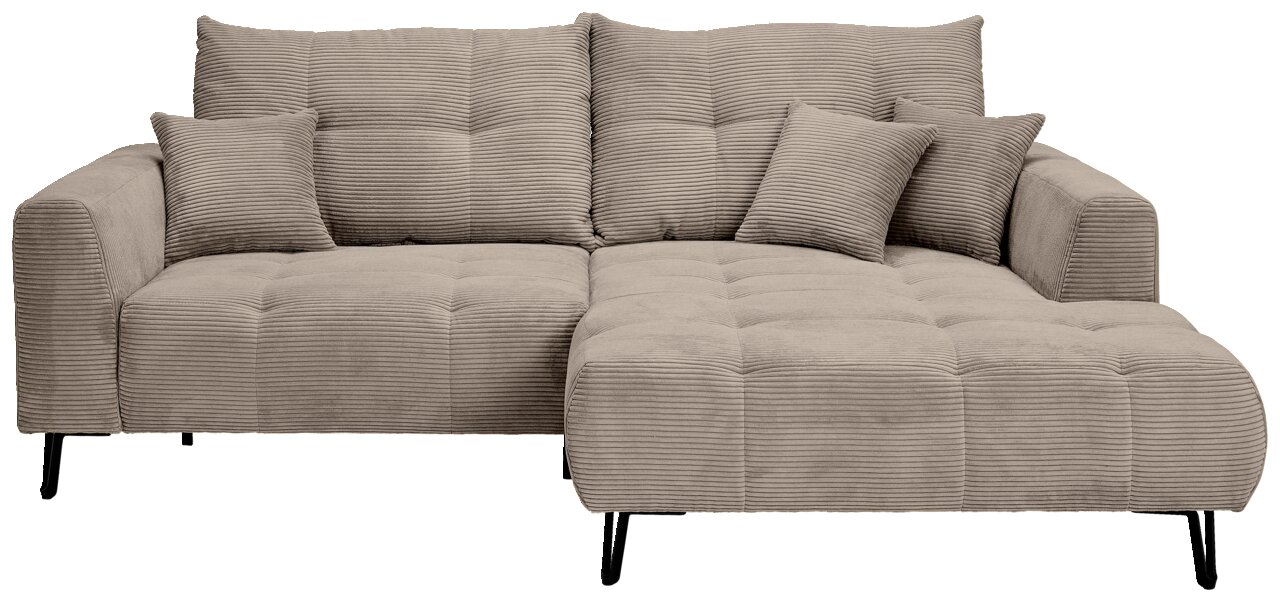 Beige Ecksofa mit Ottomane rechts, Vorderansicht, gestepptes Design und Kissen.